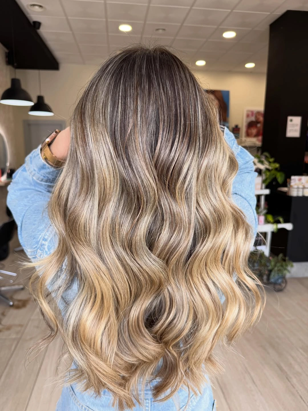 babylights hair ideas Rooted Beige Blonde Babylights with Loose Salon Waves