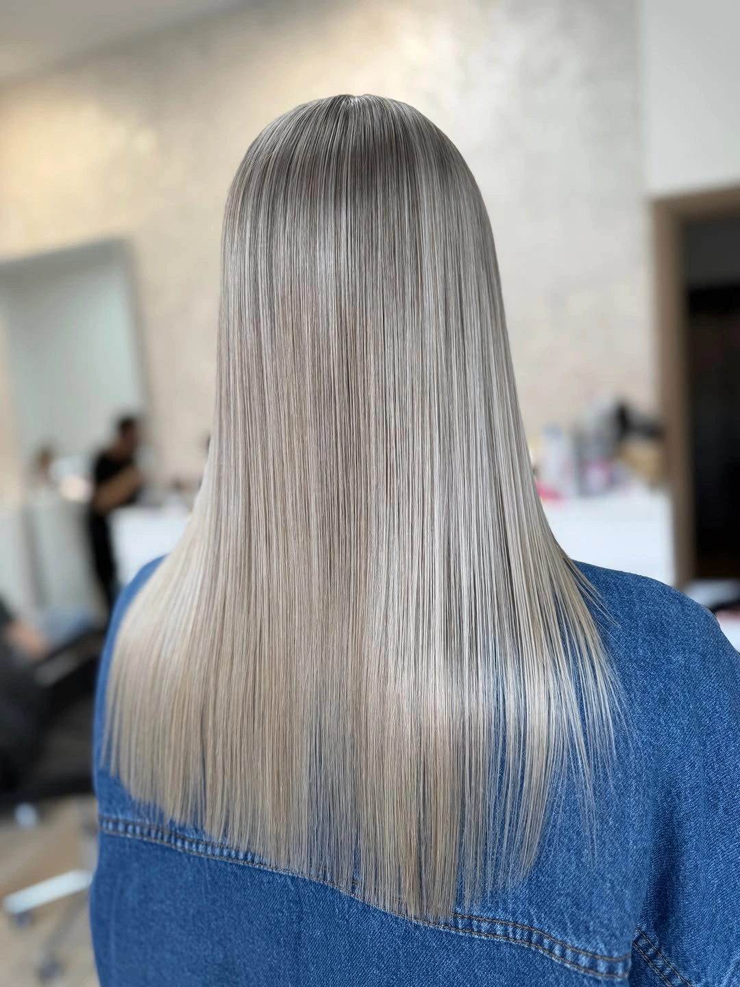babylights hair ideas Glass-Straight Platinum Babylights with a Soft Root