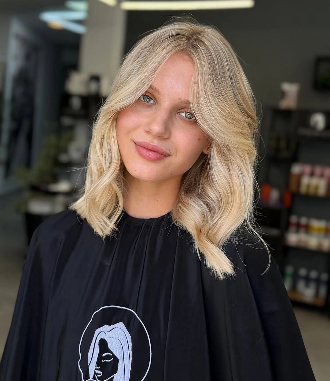 Fall blonde hair colour 2026 Soft Butter Blonde Shoulder-Length Waves