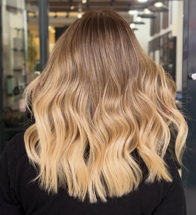 Fall blonde hair colour 2026 Golden Beige Blonde with Soft Balayage Finish