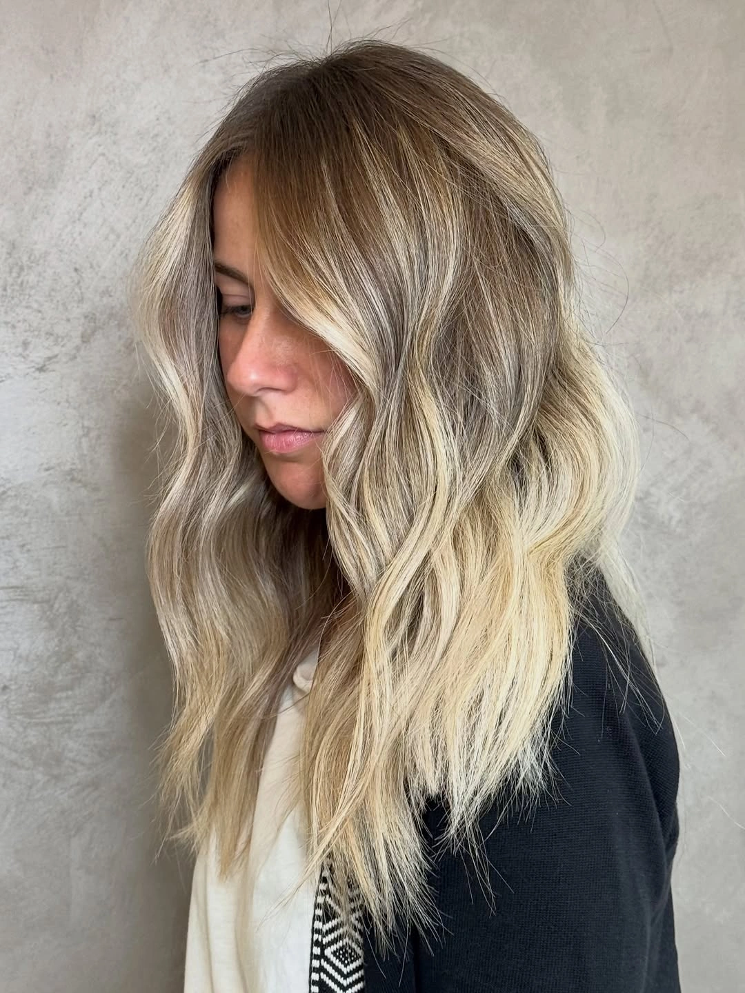 Fall blonde hair colour 2026 Soft Mushroom Blonde with Bright Face-Framing Blend