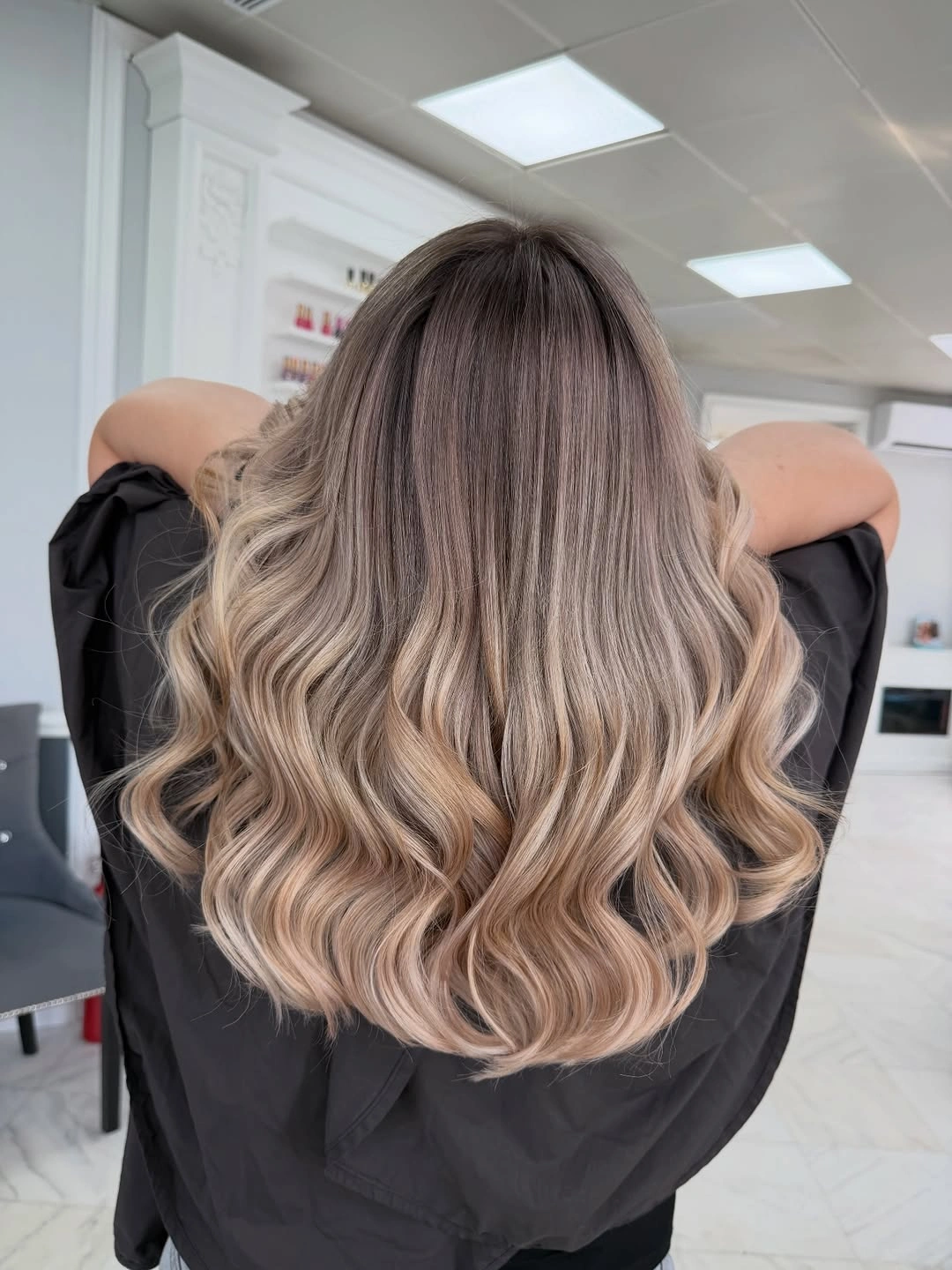Fall blonde hair colour 2026 Smoky Beige Blonde with Seamless Shadow Dimension