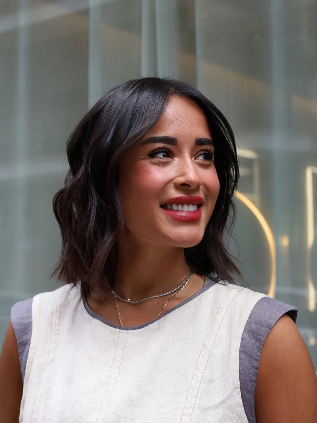 fall bob haircut ideas 2026 Soft Wavy Bob With Everyday Glamour