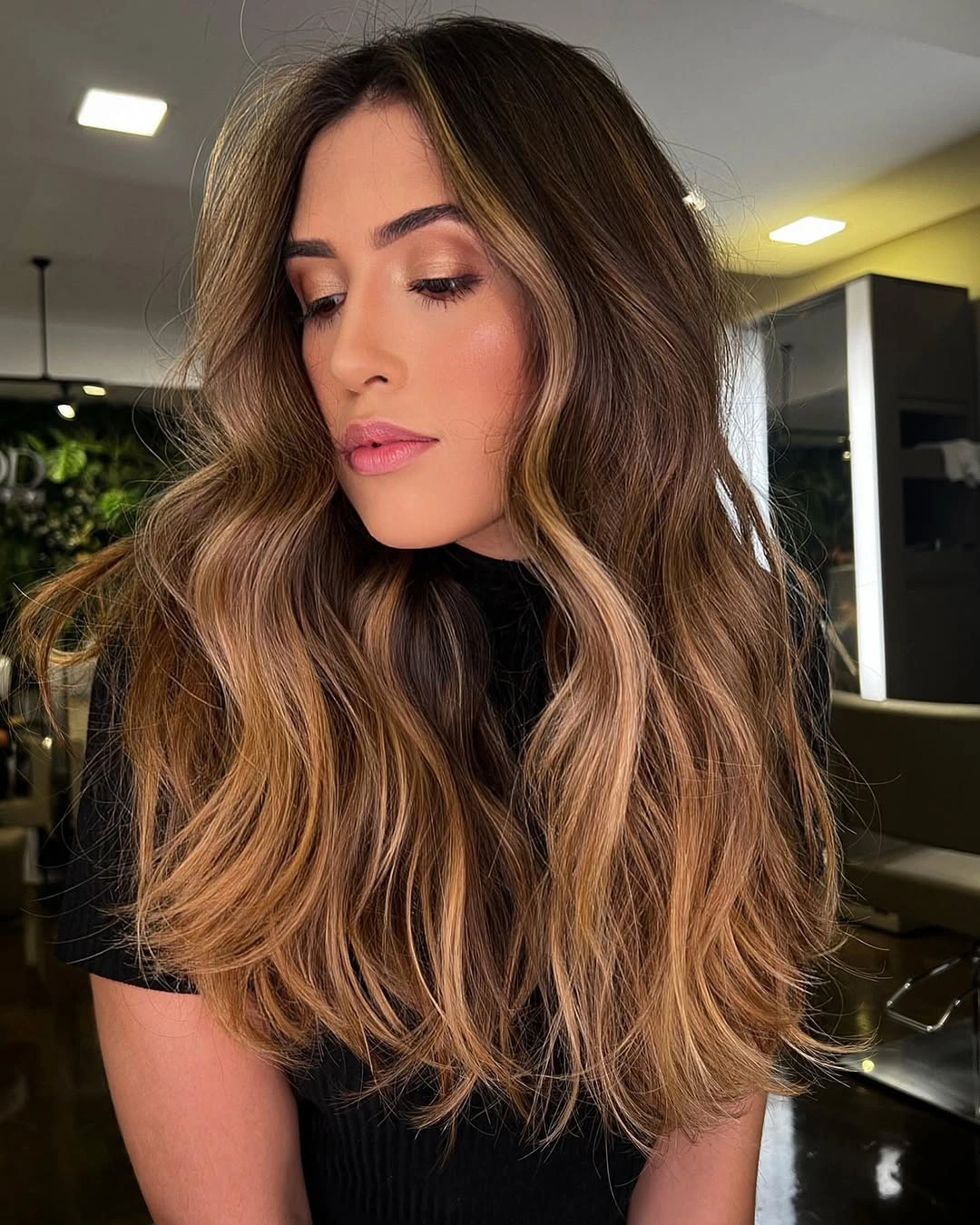 Fall brunette hair colour 2026 Golden Money Piece on Rich Cocoa Brunette