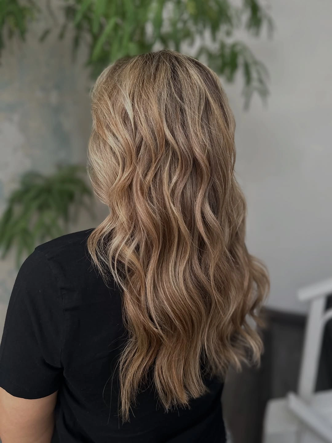 fall haircuts for women 2026 Soft Mushroom Blonde Waves With Invisible Layers