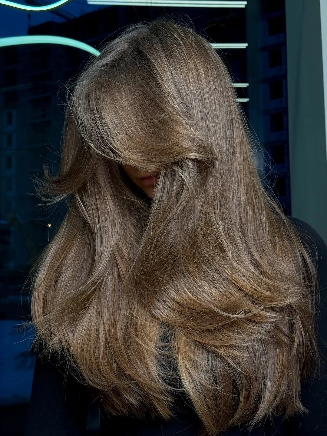 fall haircuts for women 2026 Long Cashmere Layers With Dimensional Beige Blonde