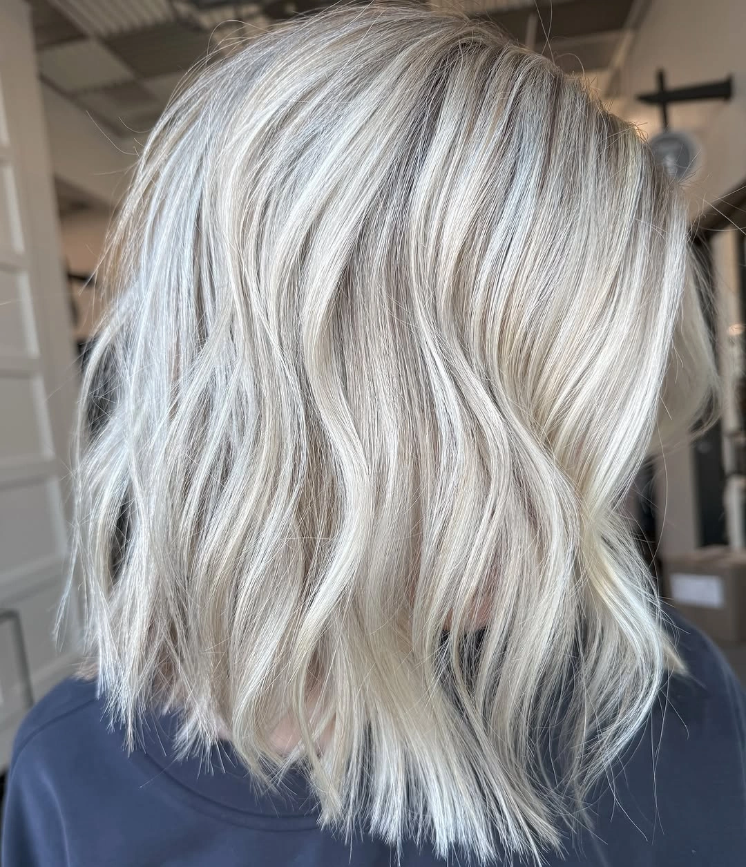 fall hairstyles 2026 Soft Platinum Wavy Bob with Airy Texture