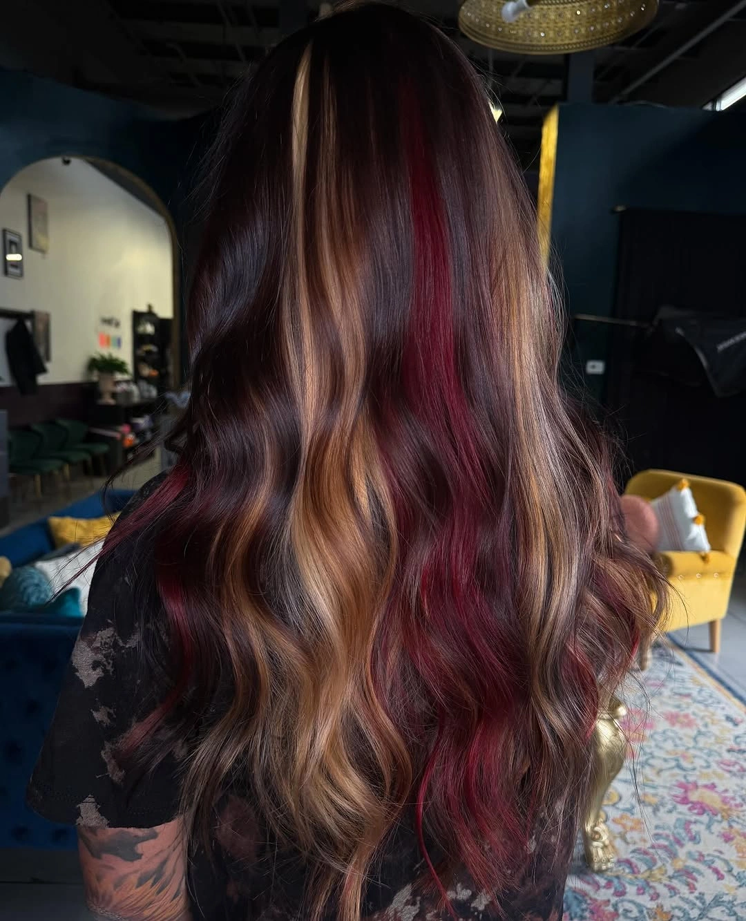 fall hairstyles 2026 Bold Ribbon Highlights for a Modern Fall Refresh