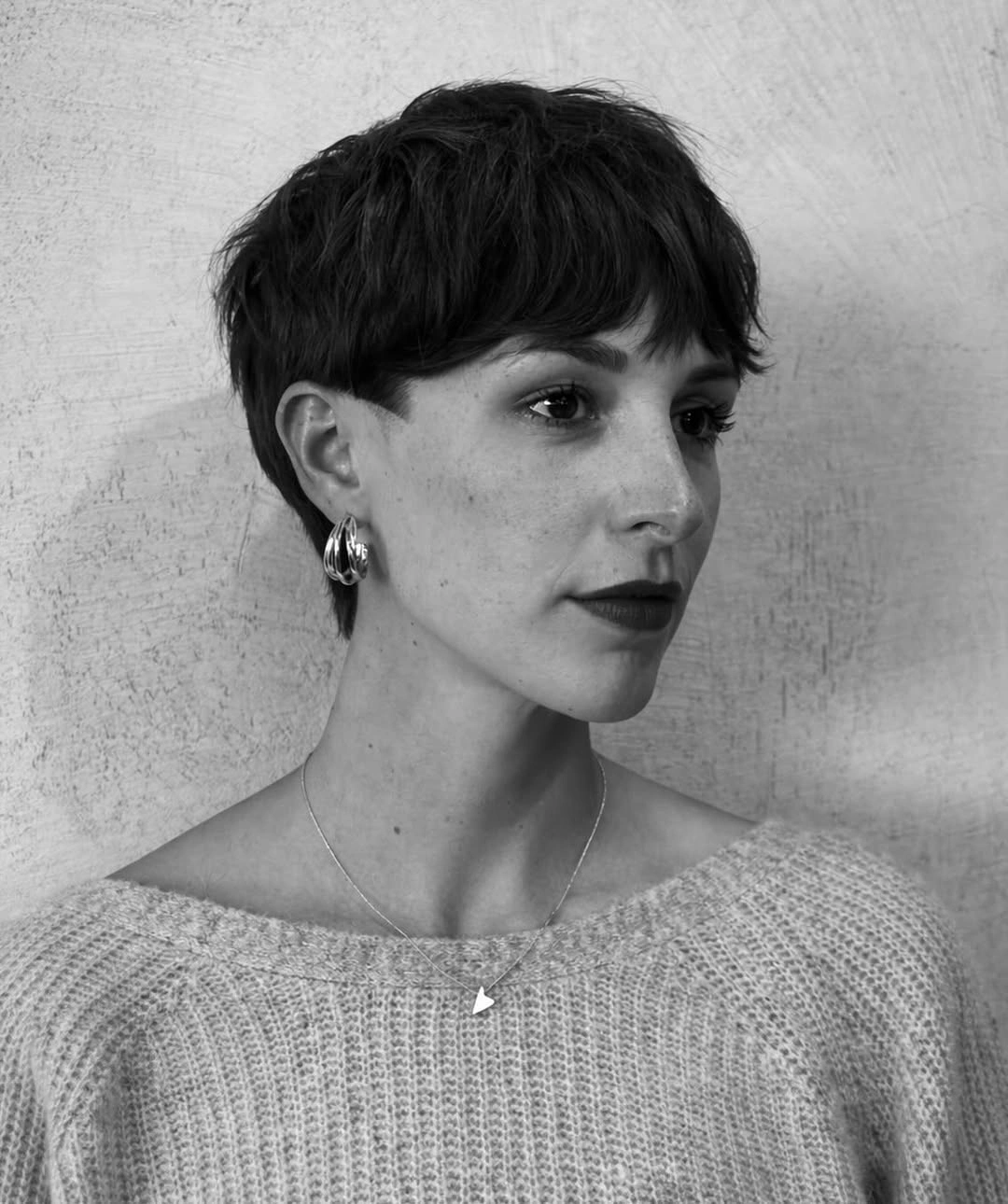 Fall hairstyles for short hair 2026 Textured French Pixie with Soft Feathered Bangs