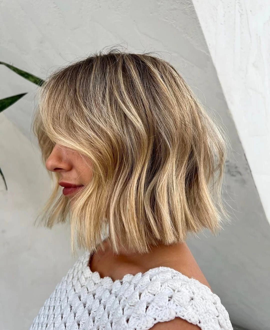 Fall hairstyles for short hair 2026 Textured Blonde Bob with Piecey Beach Waves