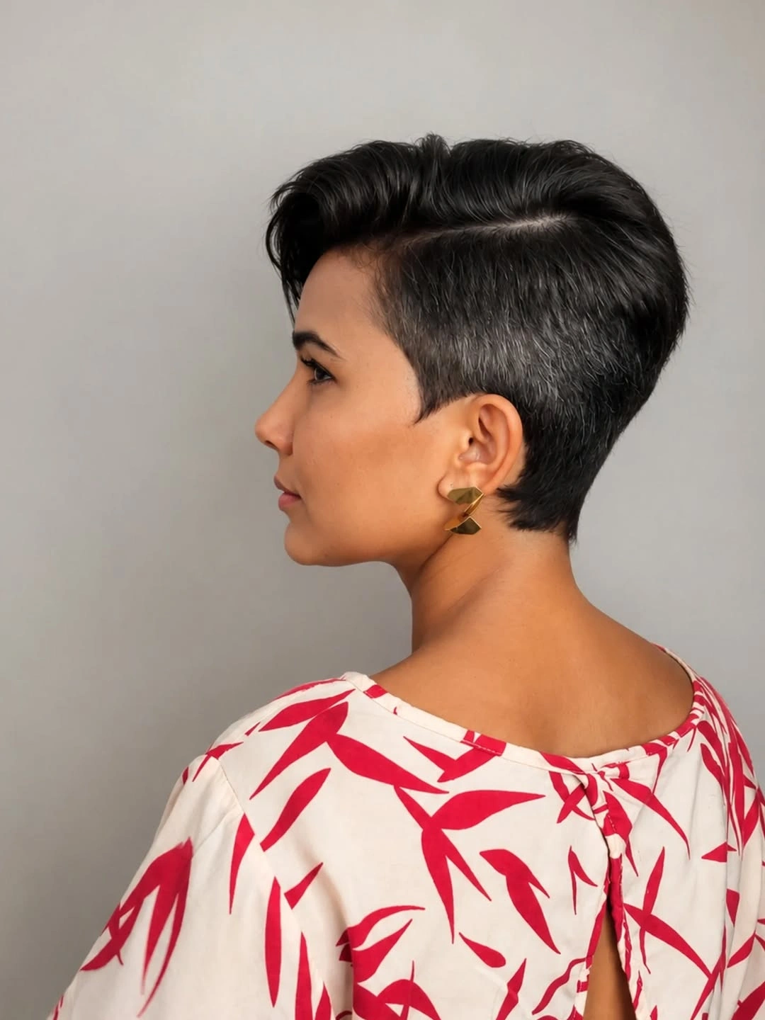 fall pixie haircut ideas 2026 Classic Side-Part Pixie With Undercut Detail