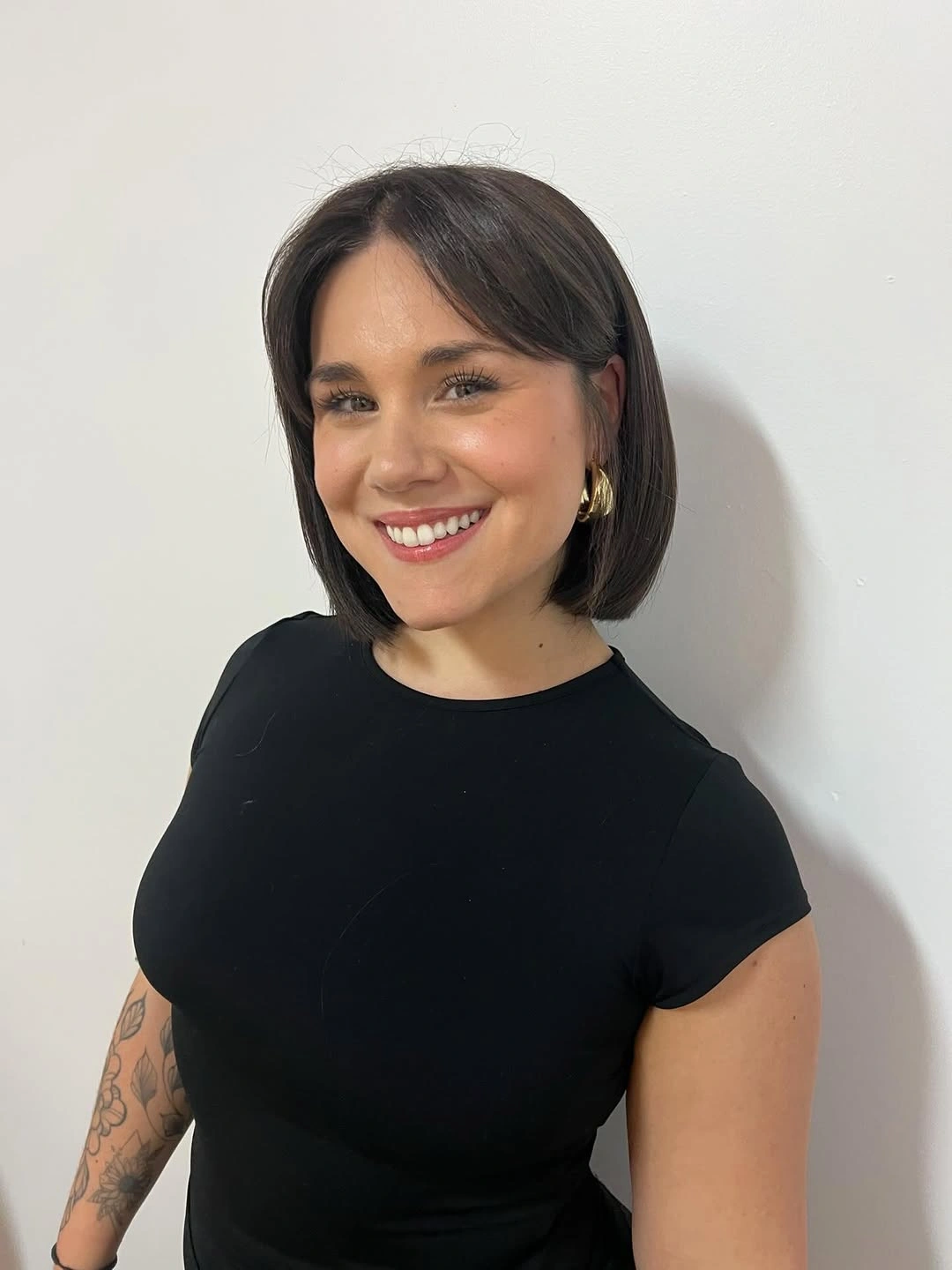 fall short haircuts 2026 Classic Chin-Length Bob With Delicate Center Part