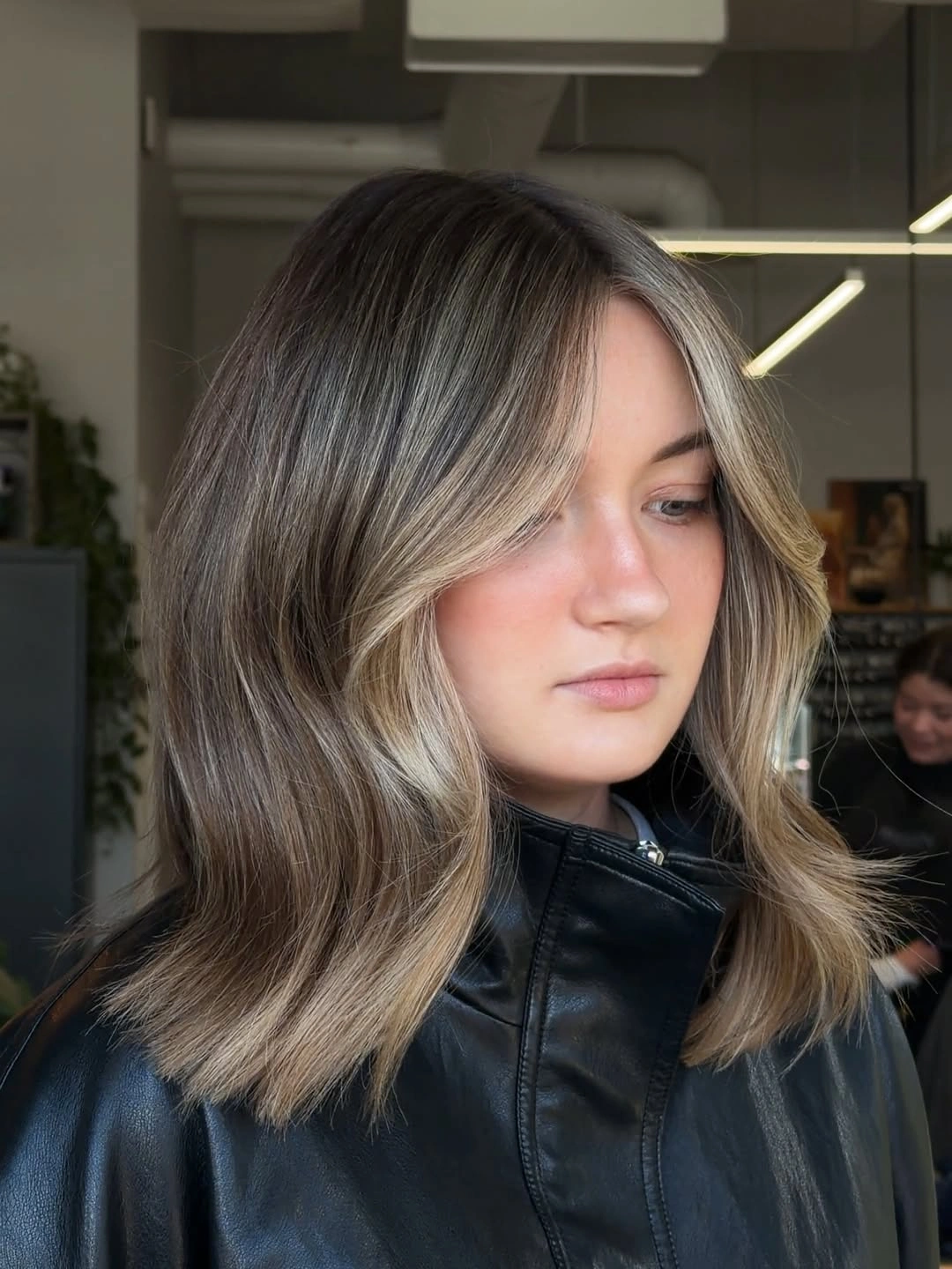 Hair Lowlights: Color Ideas and Inspiration Cool Mushroom Dimension for an Effortless Lob
