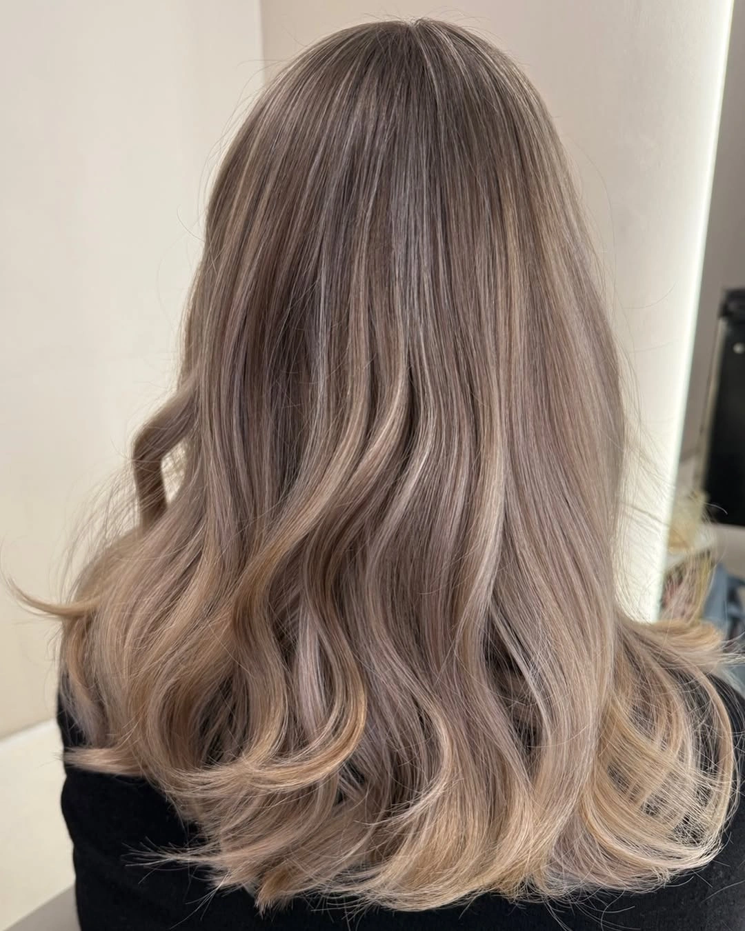 heatless curls hairstyle Soft Mushroom Blonde Waves for an Everyday Finish