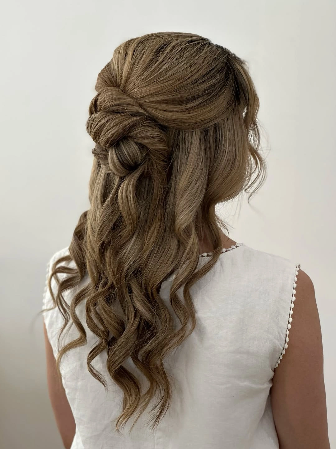 September hairstyles ideas 2026 Half-Up Braided Waves With Loose Length