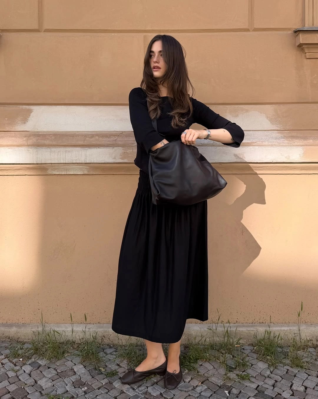 September outfits ideas 2026 Black Top With Long Skirt And Soft Flats