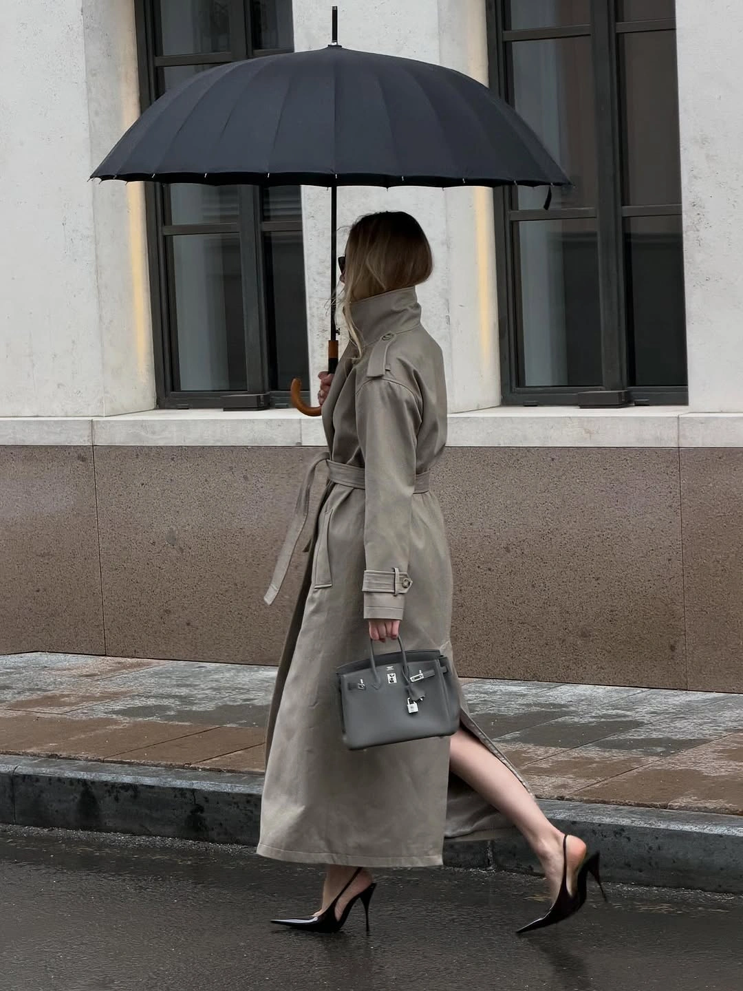 Trench coat fall outfits 2026 Rainy Day Elegance with a Belted Trench