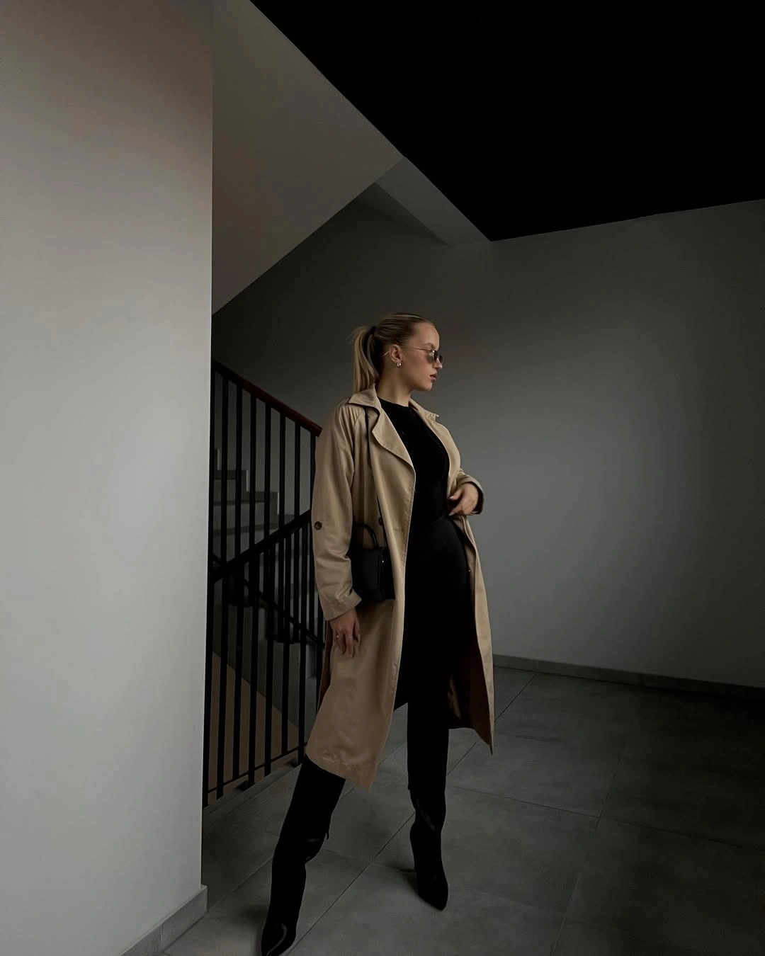 Trench coat fall outfits 2026 Minimal Black Layers Under a Timeless Trench