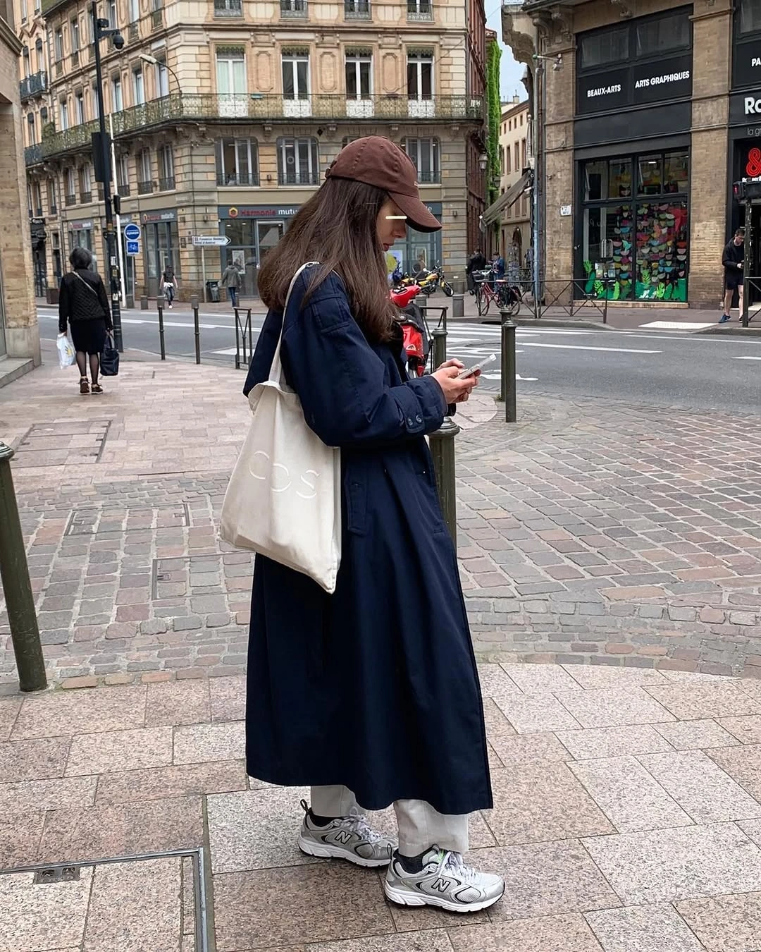 Trench coat fall outfits 2026 Navy Trench with Relaxed Street Style Energy