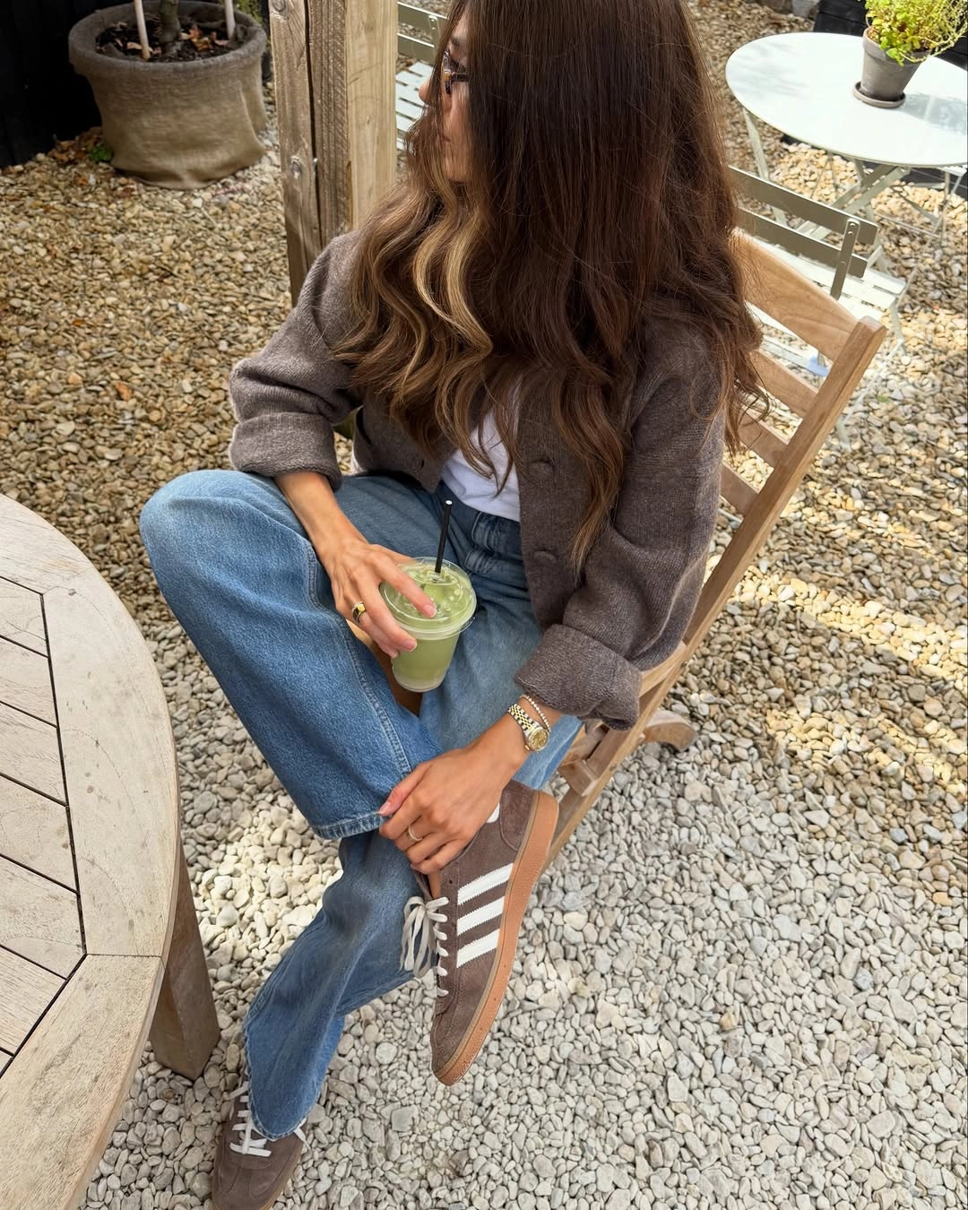 what are the best fall outfits for casual days? Soft Knitwear and Denim for the Perfect Coffee Break