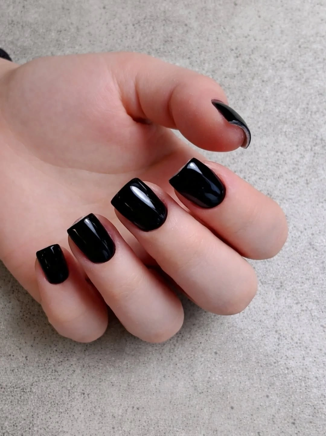 Medium square nails in solid glossy black
