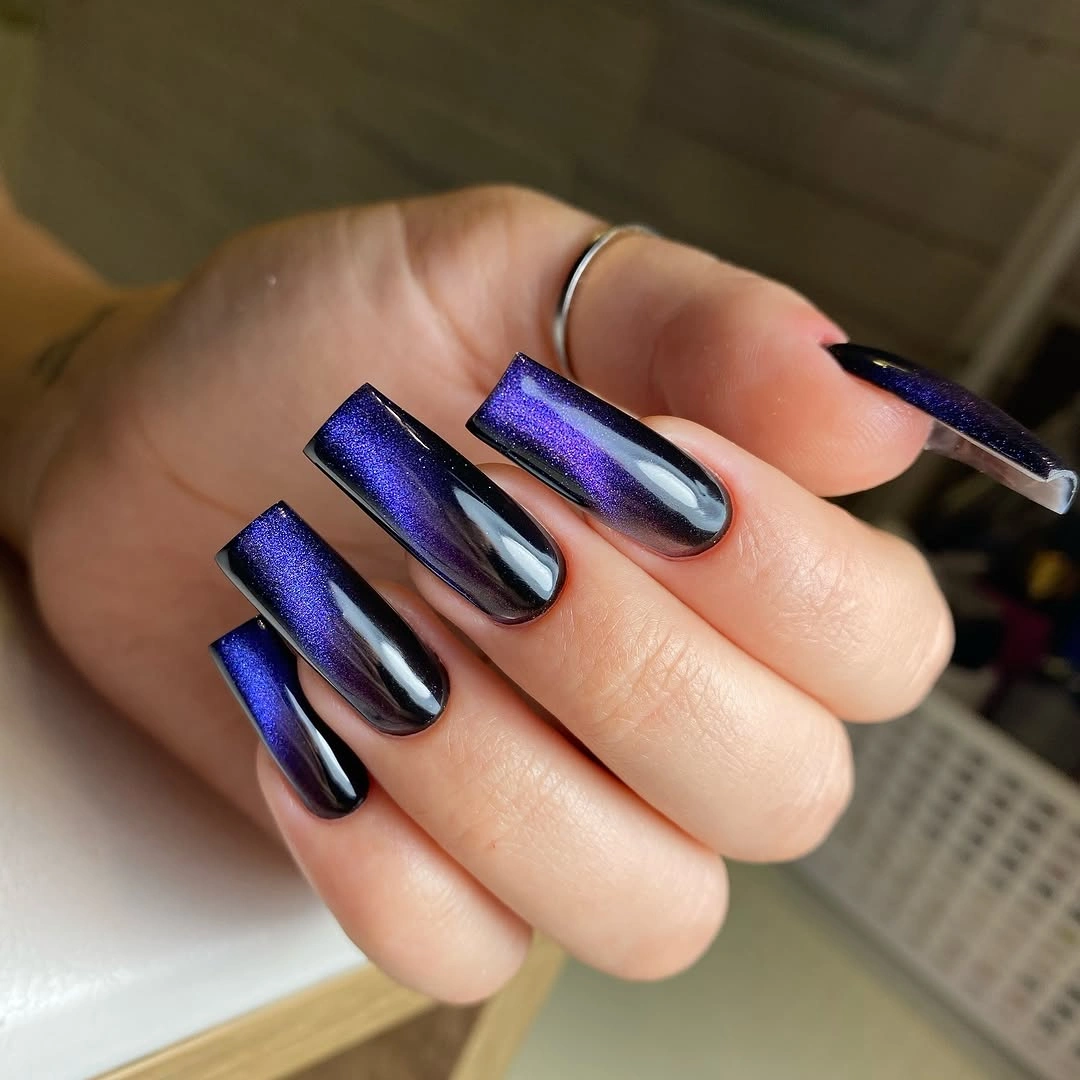 Long square nails with reflective blue violet chrome color shift