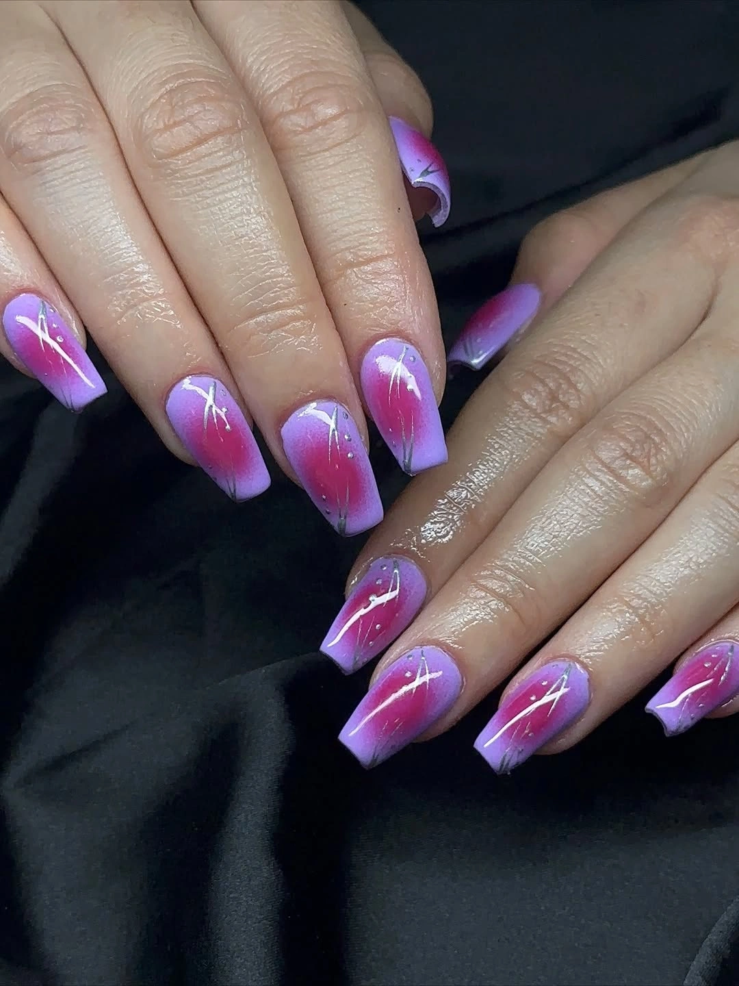 Lavender pink-purple gradient square nails with white lines