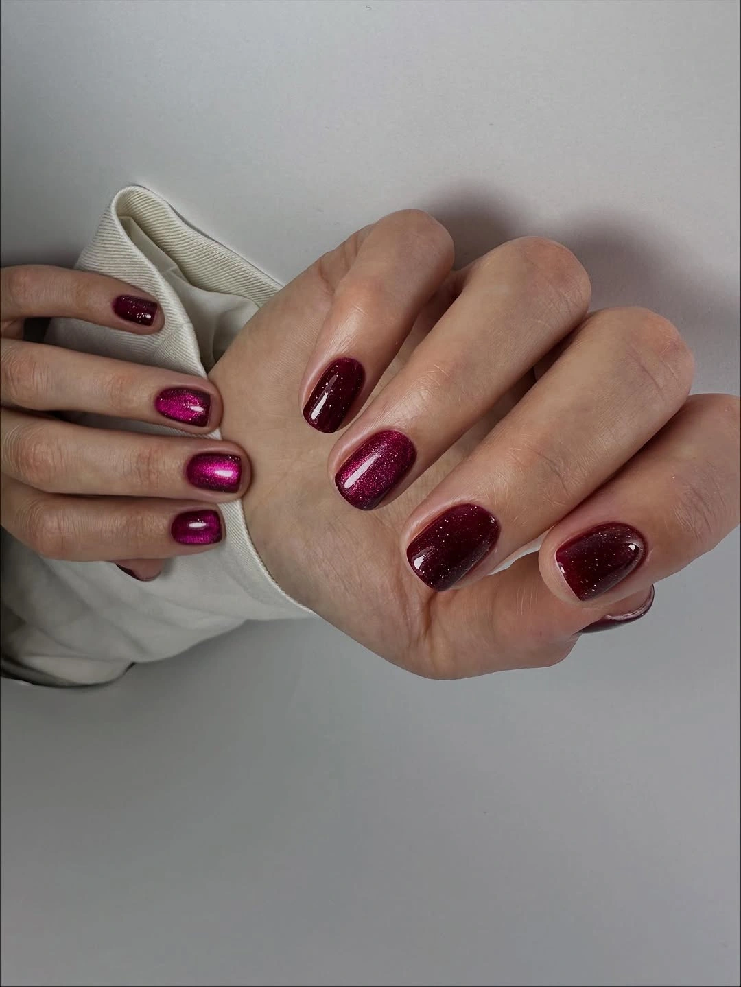 Glossy berry wine short rounded-square nails